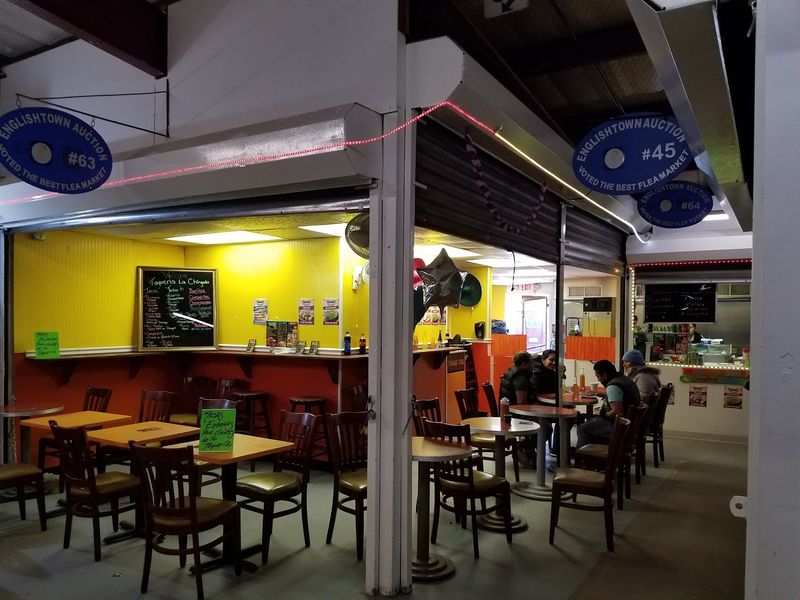 Food Stands That Circle The Globe