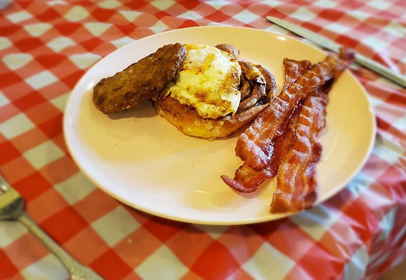Fresh Eggs And Sausage That Taste Homemade Fresh Eggs And Sausage That Taste Homemade