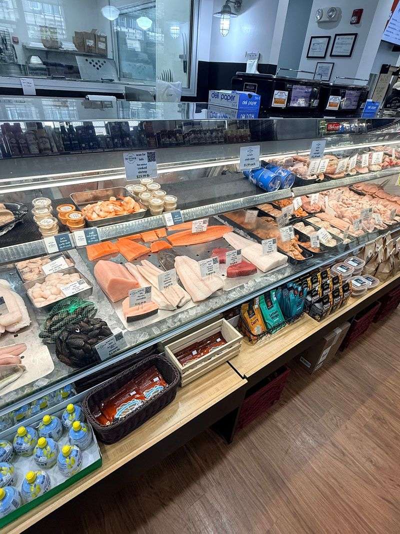 Fresh Seafood Hundreds Of Miles From Any Ocean Fresh Seafood Hundreds Of Miles From Any Ocean