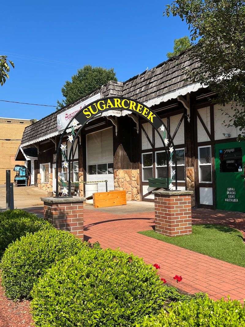 From Restaurant Showpiece to Downtown Treasure