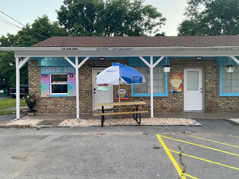 Frosty Dog, Hedgesville, WV Frosty Dog, Hedgesville, WV