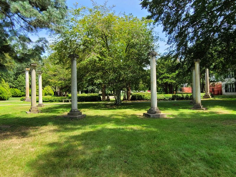 Gardens That Feel Borrowed From The English Countryside Gardens That Feel Borrowed From The English Countryside