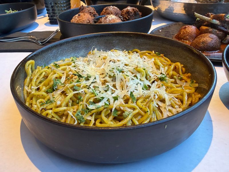 Garlic Noodles Steal The Spotlight