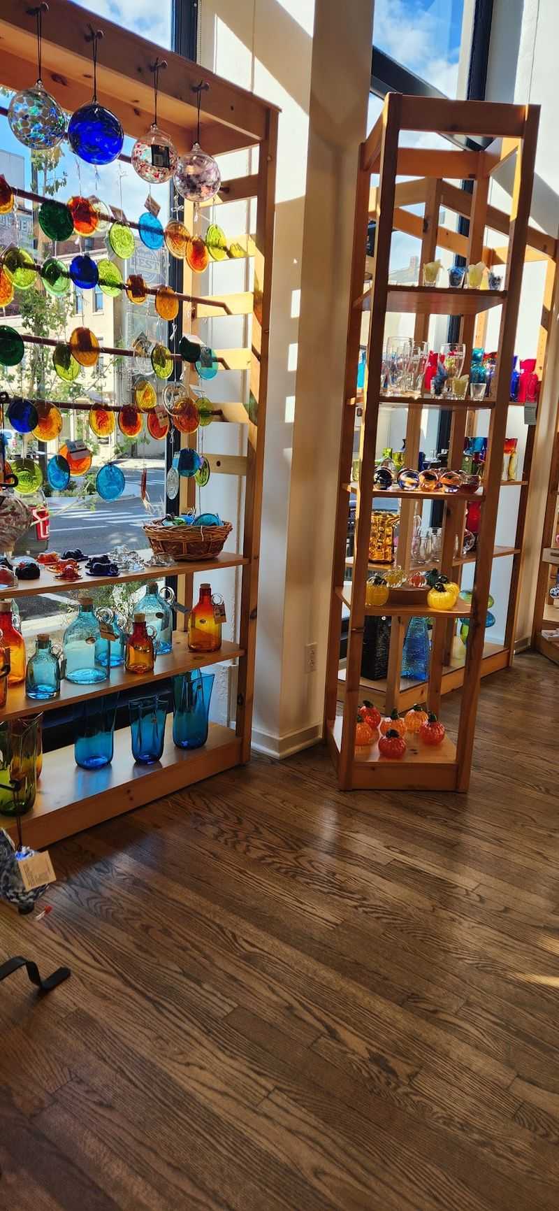 Glasswork That Stops You Mid-Step