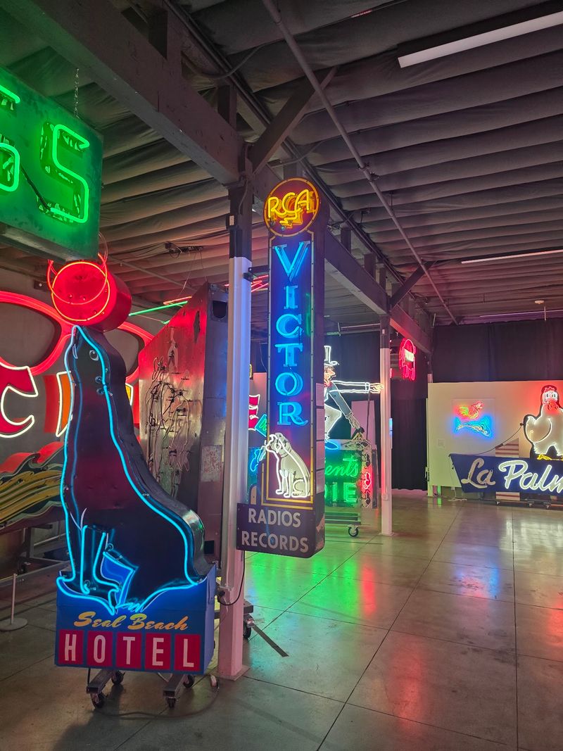Glowing Tubes and Old Los Angeles Signs Glowing Tubes and Old Los Angeles Signs