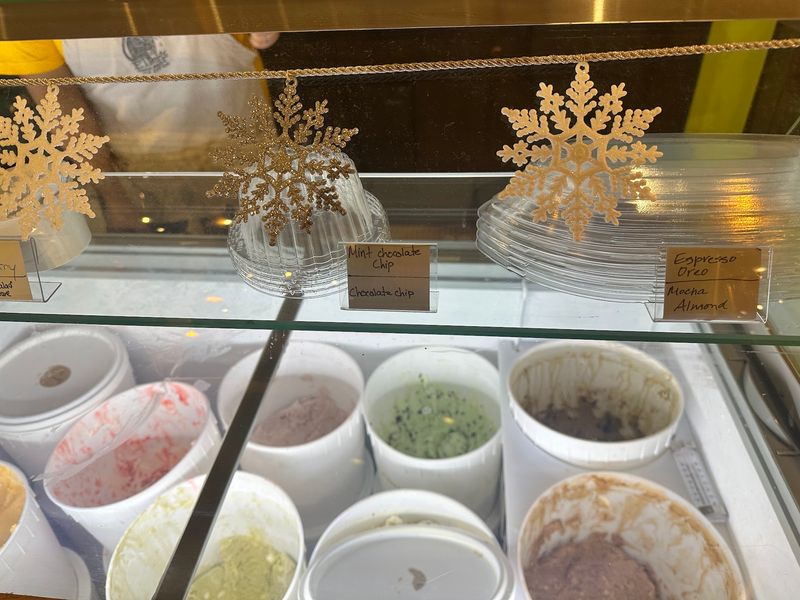 Grab-and-Go Pints, Pies, and Cakes
