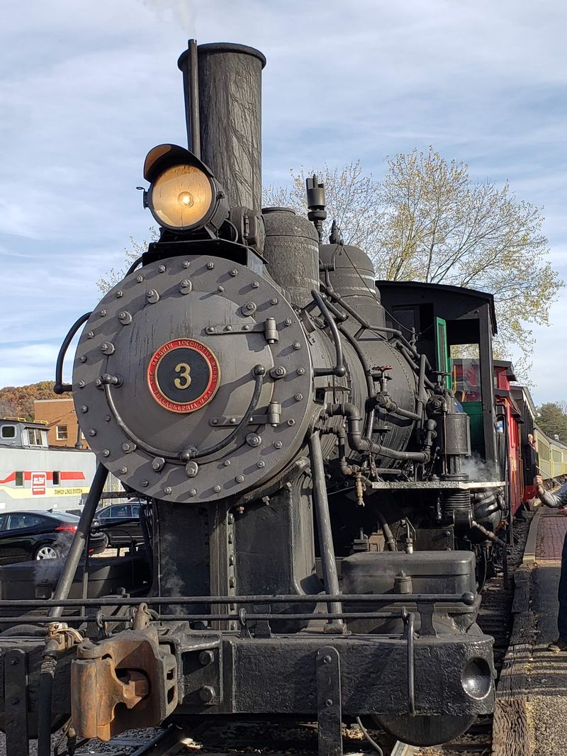 Holiday Rides with Santa, the Grinch, and Frosty Holiday Rides with Santa, the Grinch, and Frosty