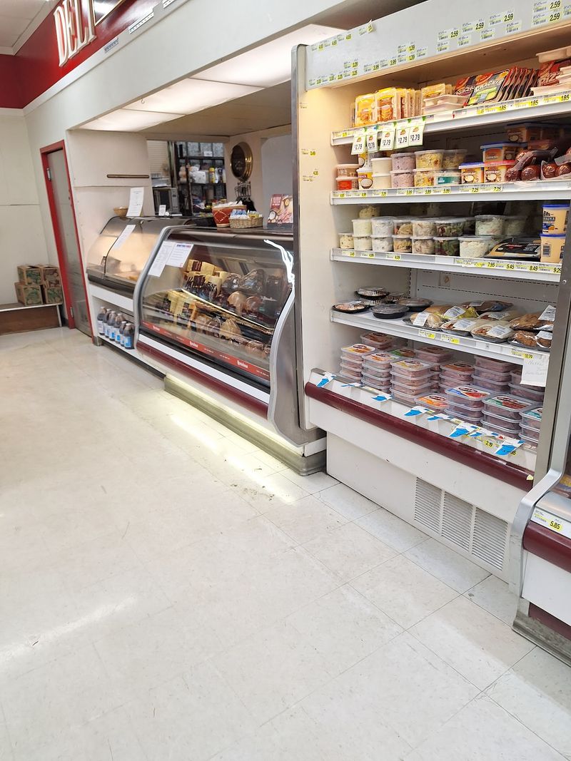 Hot Lunch And Sandwiches From The Deli Hot Lunch And Sandwiches From The Deli