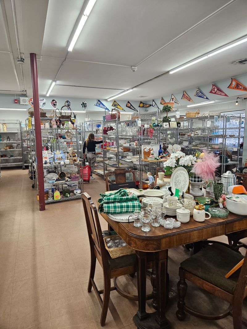 How Donations Keep the Shelves Full How Donations Keep the Shelves Full