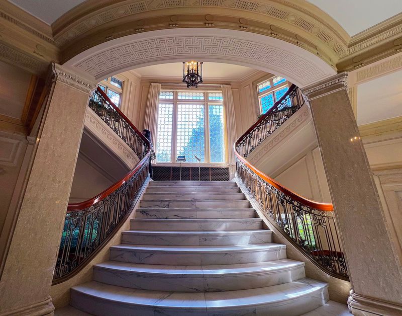 Inside a Home Built Ahead of Its Time Inside a Home Built Ahead of Its Time