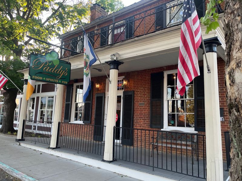 Inside the Storied Tiffin House