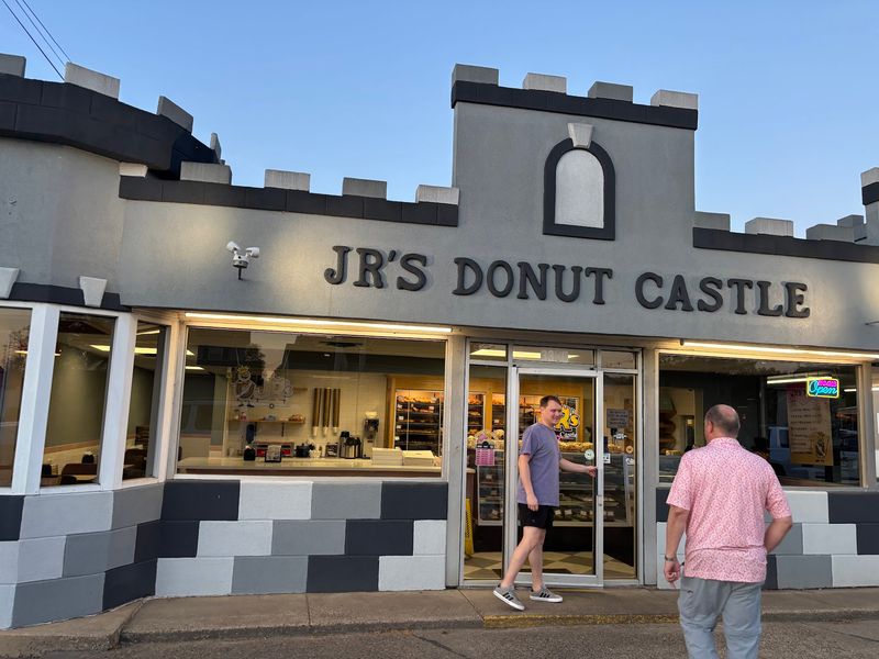 JR's Donut Castle, Parkersburg