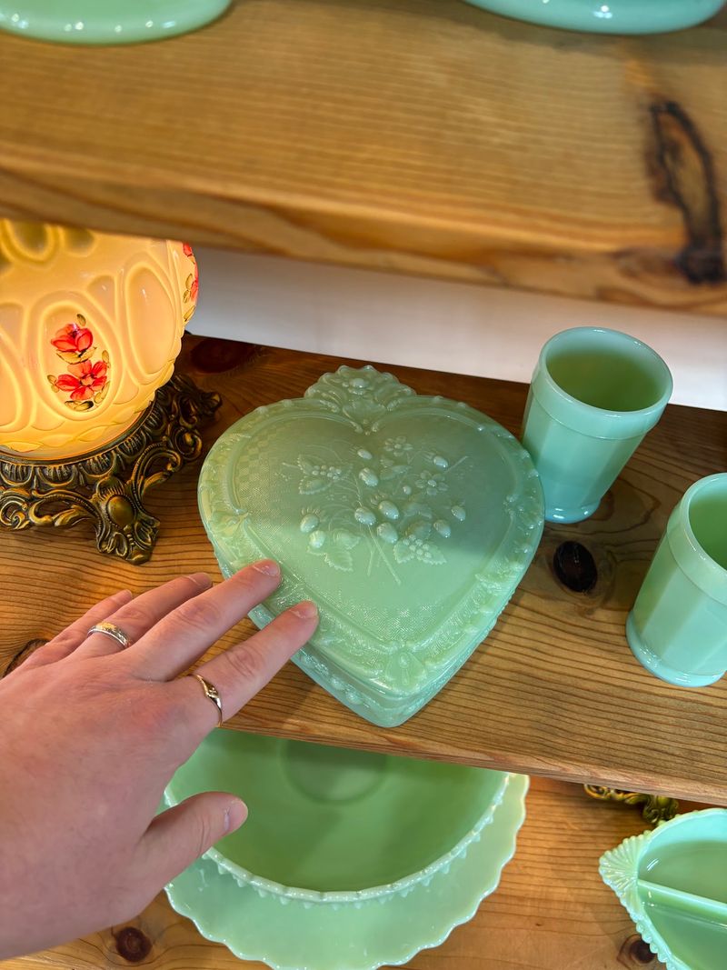 Jadeite Greens and a Rainbow of Choices Jadeite Greens and a Rainbow of Choices