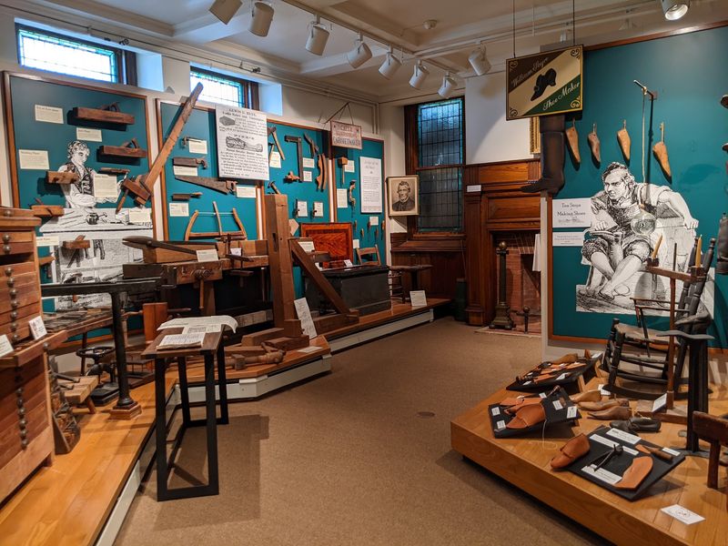 Jobs That Vanished Along With Their Tools Jobs That Vanished Along With Their Tools