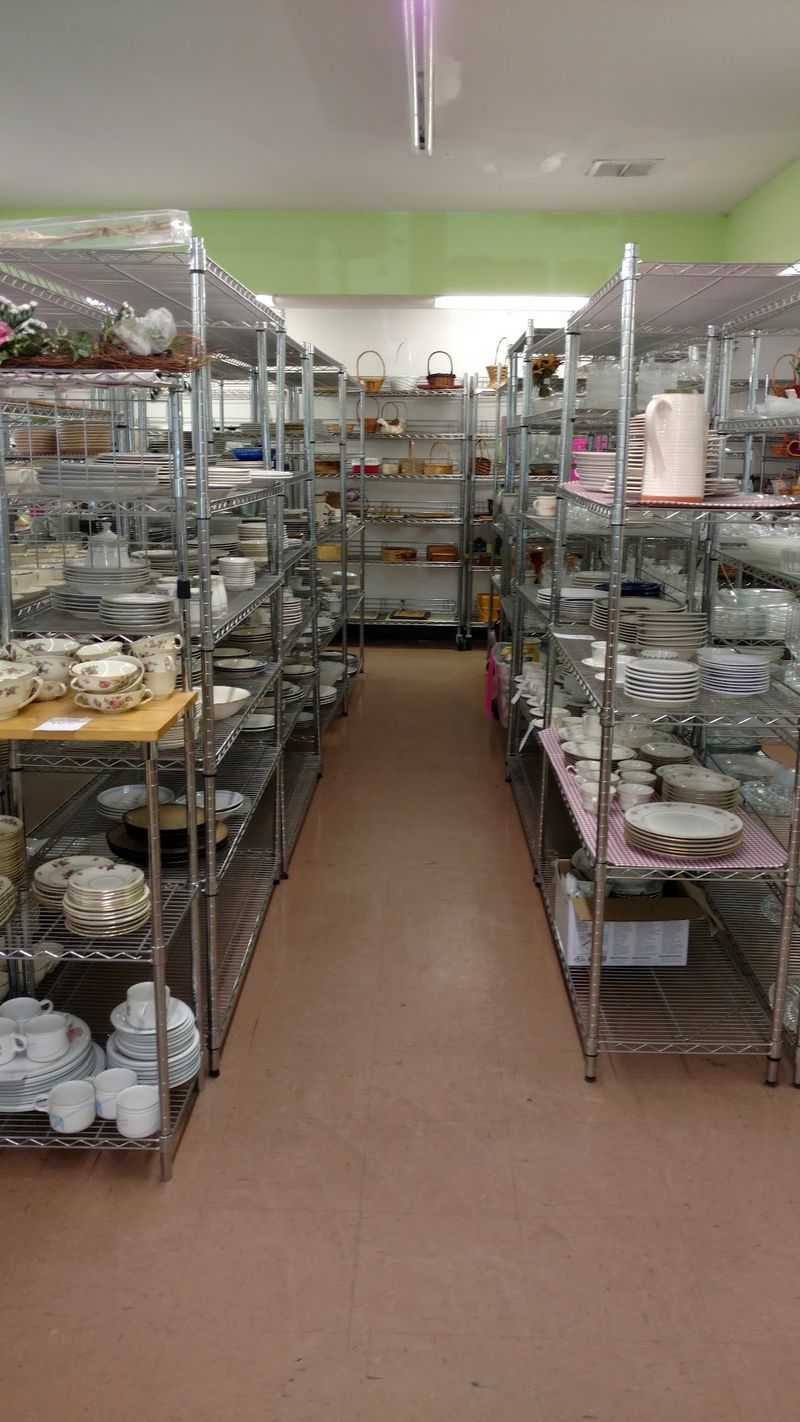 Kitchenware and Housewares for Nesting Shoppers Kitchenware and Housewares for Nesting Shoppers