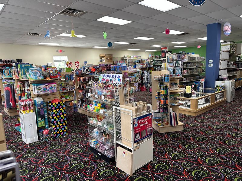 Kremer's Toy And Hobby, Albertville