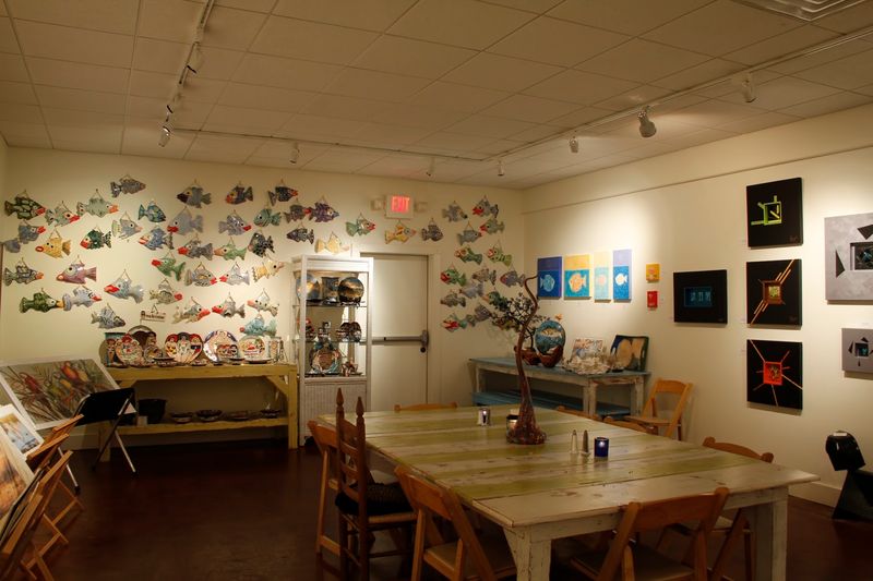 LATITUDE 28°02' Restaurant and Art Gallery