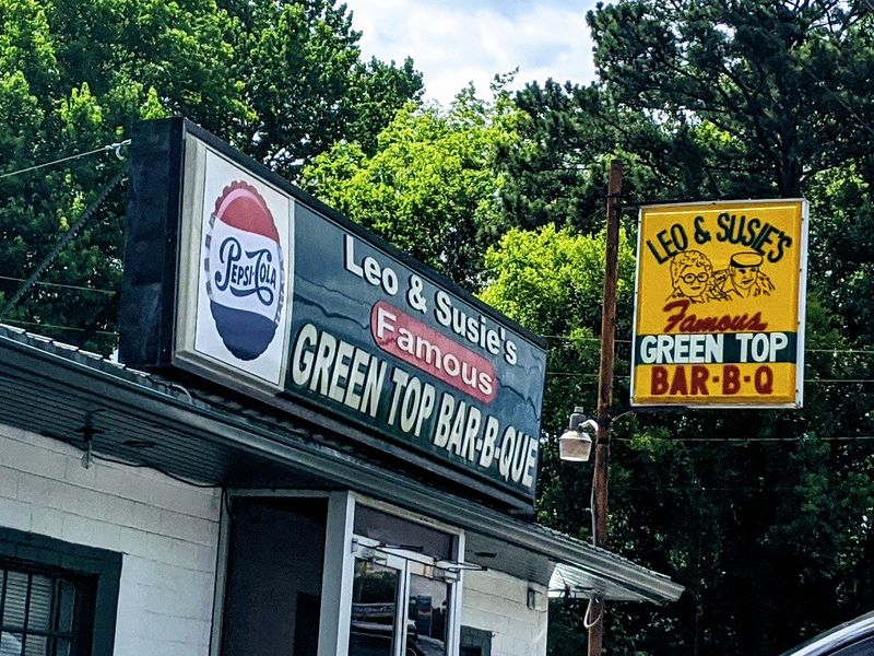 Leo and Susie's Famous Green Top Bar-B-Q, Dora