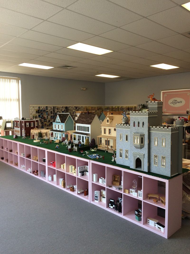 Lilliput's Dollhouse Shop, Virginia Lilliput's Dollhouse Shop, Virginia