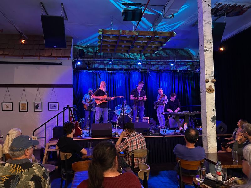 Live Music That Fills The Room Live Music That Fills The Room