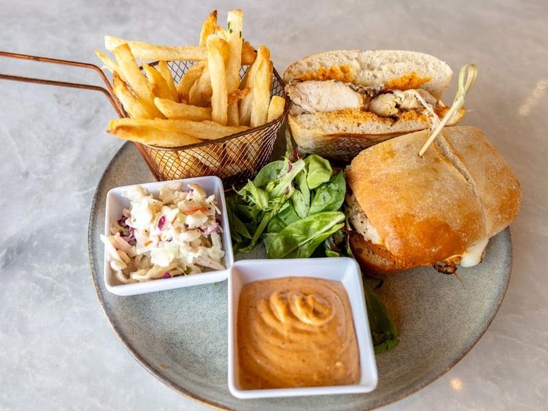 Lunch and Dinner Plates That Mean Business