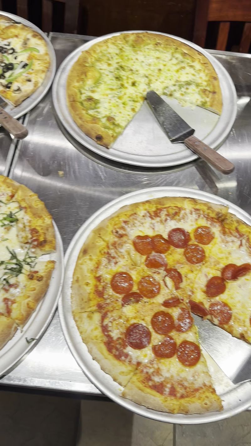 Lunchtime Slices That Simply Keep Coming Lunchtime Slices That Simply Keep Coming