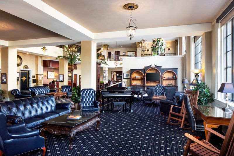 May Yohe and the Lobby Piano