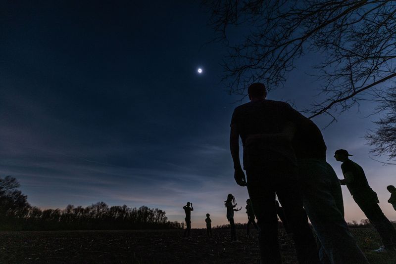 Moonlight Hikes That Trade Flashlights For Patience
