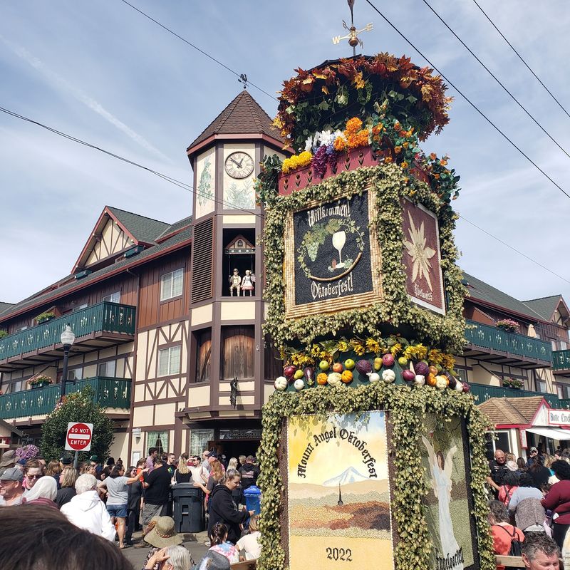 Mt Angel Oktoberfest, Mt Angel
