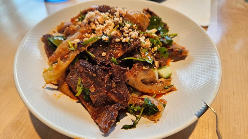 Numbing Heat From Hunan and Sichuan Numbing Heat From Hunan and Sichuan