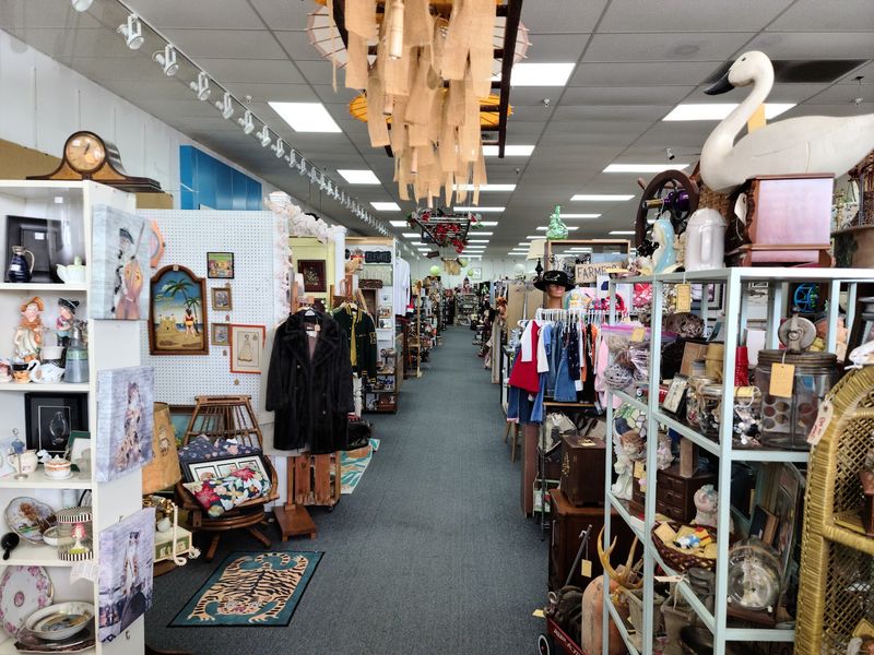Odd Balls Collectibles and Claire's Antiques, Henrico, Virginia