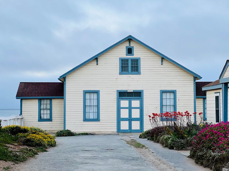 Old Keeper Buildings Full of Quiet Stories