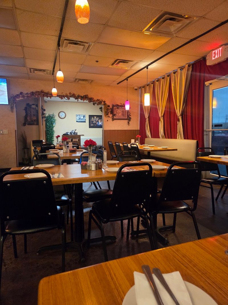 Old-School Room, Come-As-You-Are Vibe