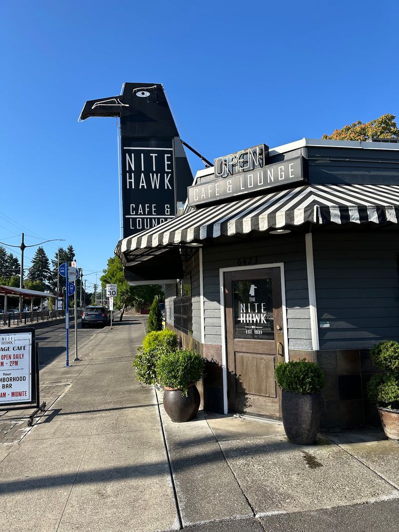 Outdoor Seating For Those Rare Sunny Portland Mornings Outdoor Seating For Those Rare Sunny Portland Mornings