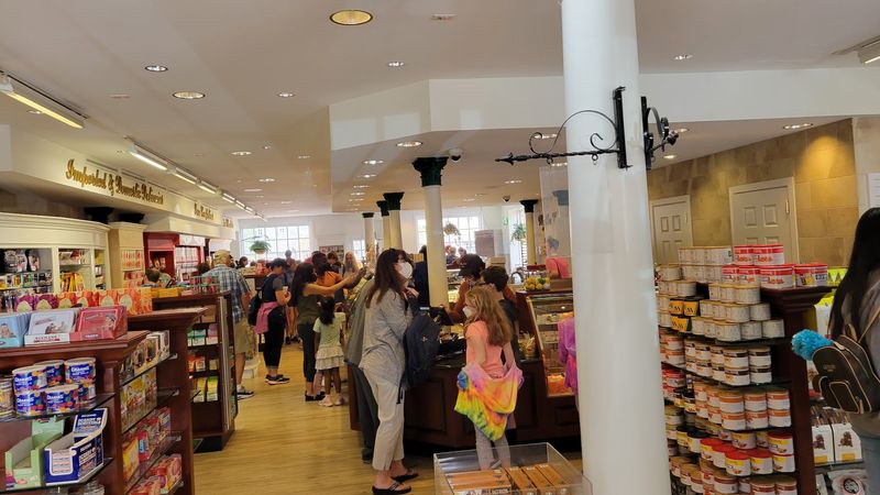 Pack Your Sweet Tooth and Head to Duke of Gloucester Street