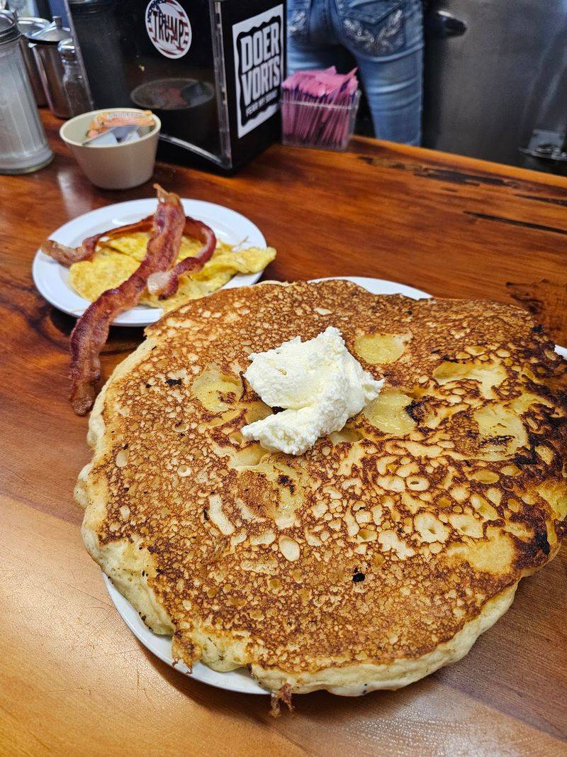 Pancakes Bigger Than the Plate