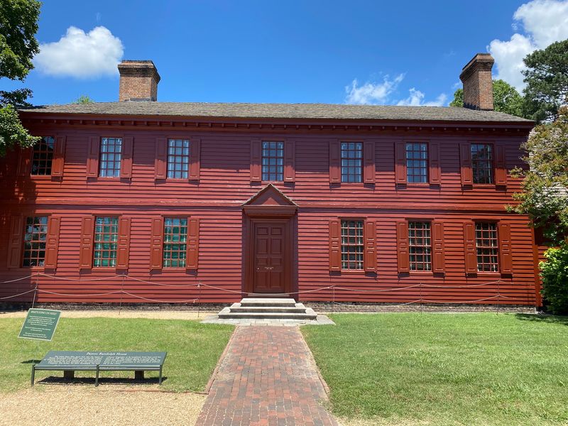 Peyton Randolph House Wears Its Grief Openly Peyton Randolph House Wears Its Grief Openly