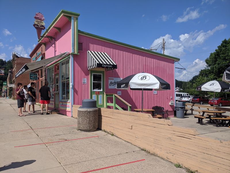 Pie Stops Worth Rearranging a Day For