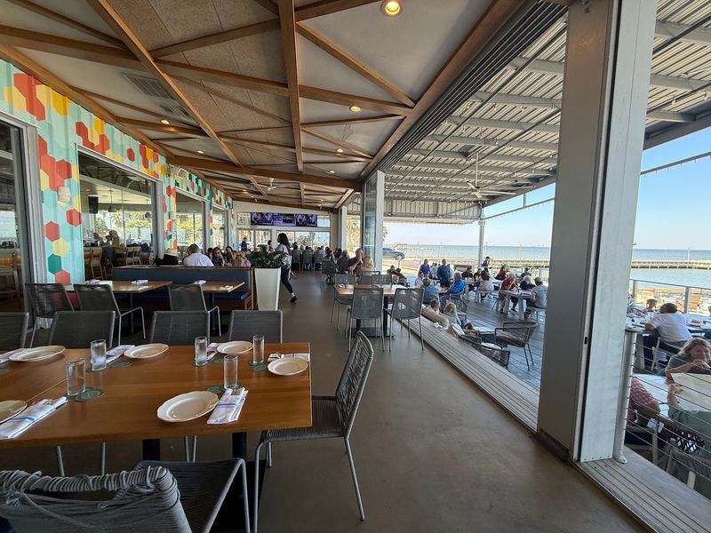 Pier 6 Seafood and Oyster House