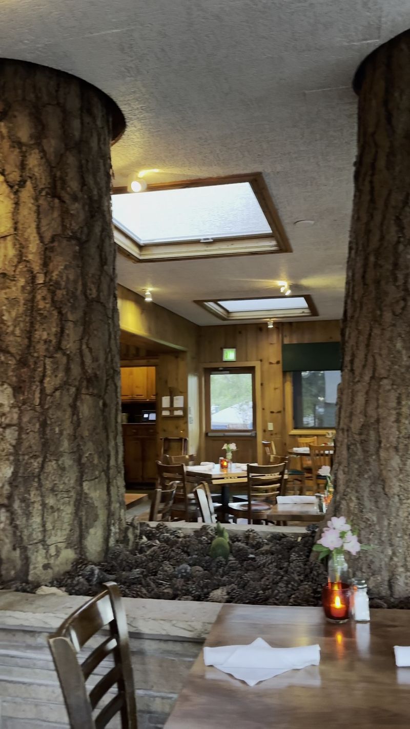 Pine Tavern Restaurant, Bend