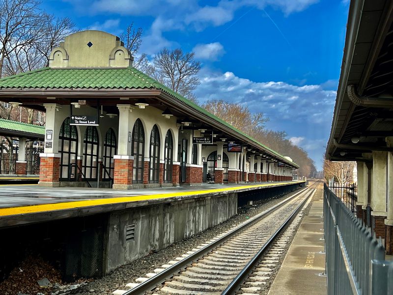 Ridgewood Train Station, Ridgewood