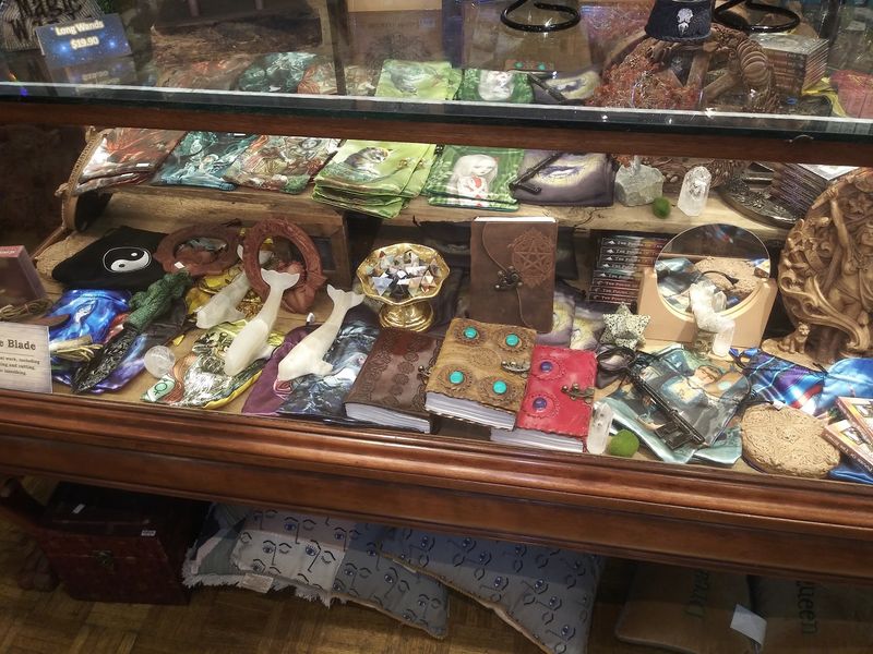 Ring Cases Worth Lingering Over Ring Cases Worth Lingering Over