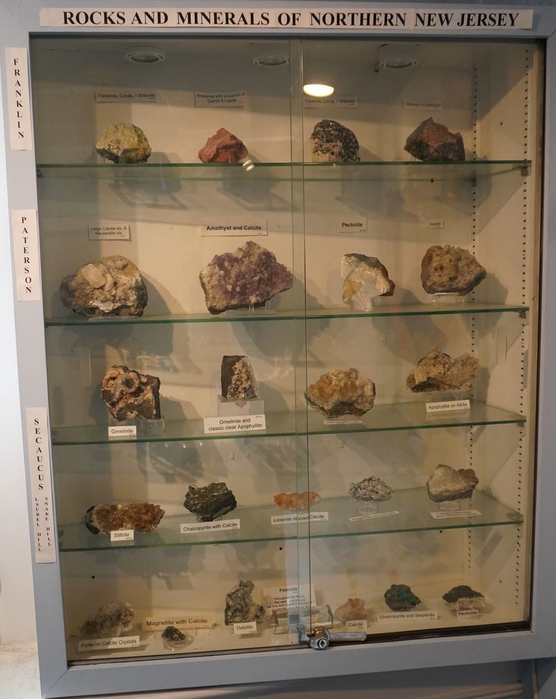 Rocks That Glow In The Dark