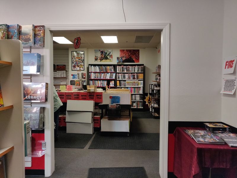 Rogue Robot Games & Comics, Duluth