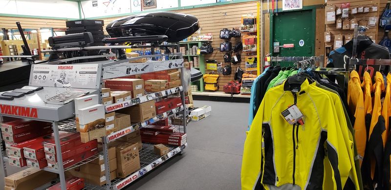 Roof Racks, Cargo Boxes, And Rooftop Tents Roof Racks, Cargo Boxes, And Rooftop Tents