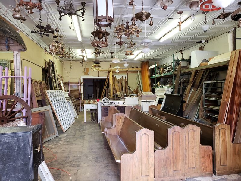 Rooms Where Antique Doors Stand Shoulder to Shoulder Rooms Where Antique Doors Stand Shoulder to Shoulder