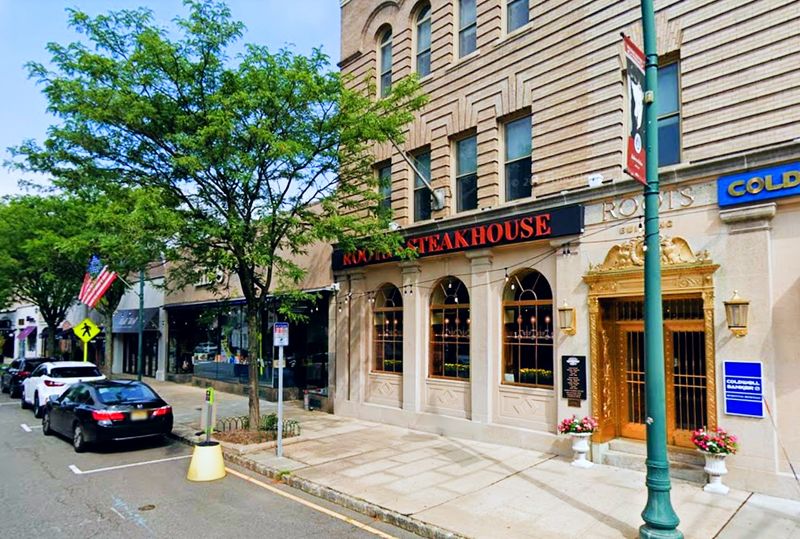 Roots Steakhouse Turns Summit Into A Destination