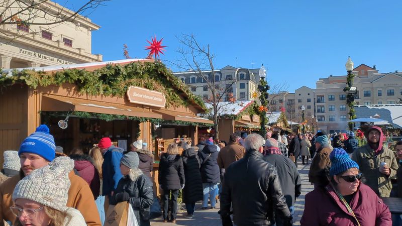 Santa, Sankt Nikolaus, and a Whole Lot of Kid Joy Santa, Sankt Nikolaus, and a Whole Lot of Kid Joy