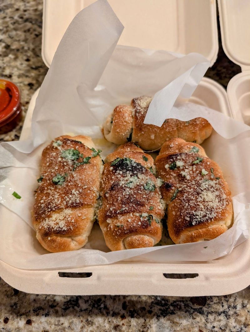 Save Room for the Garlic Knots, Seriously Save Room for the Garlic Knots, Seriously