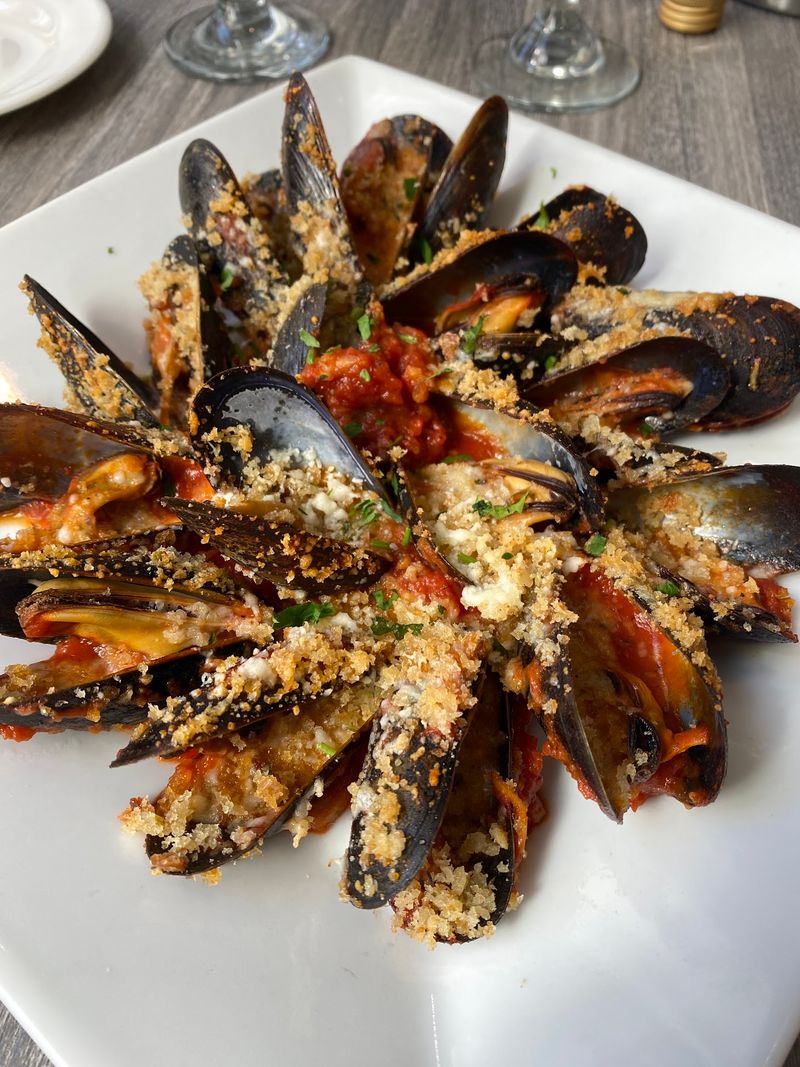 Seafood Dishes That Keep Regulars Coming Back Seafood Dishes That Keep Regulars Coming Back